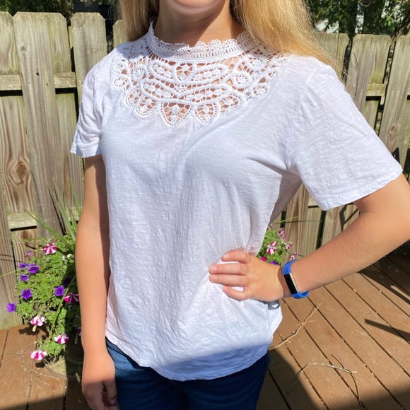 Gorgeous Lace Neckline Loft Outlet Shirt - Picture 1 of 11